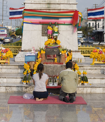 Prayers at the Heroines Monument