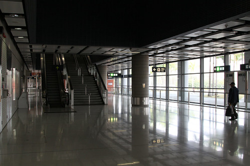 Concourse level at Kam Sheung Road Station: not many passengers around...
