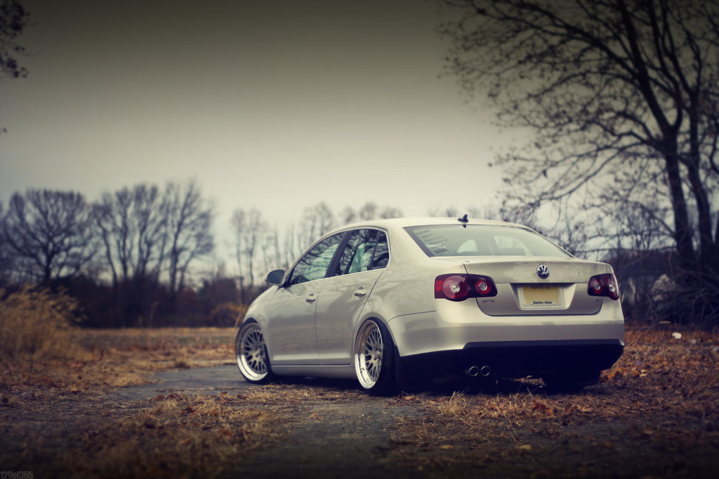 MK5 Jetta's have never looked better! :thumbup. i'm bored. 