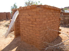 Concrete toilet house