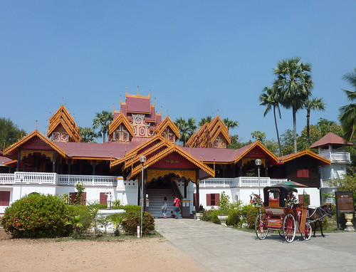 Lampang-Wat Si Rong Meuang (2)