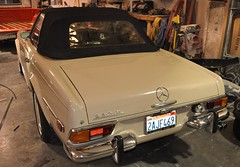 1971 Mercedes SL 280 Pagoda • <a style="font-size:0.8em;" href="http://www.flickr.com/photos/85572005@N00/5436809732/" target="_blank">View on Flickr</a>