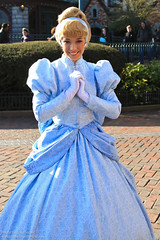 DLP Feb 2011 - Characters come out to meet their fans in Fantasyland