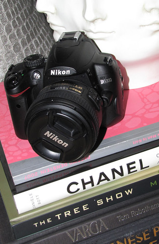 Nikon D5000 slr camera taken with a powershot, IMG_4672