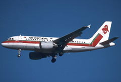 TAP Air Portugal A319-111 CS-TTF BCN 29/12/2004