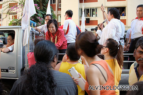 Supporters and well-wishers flocking to shake Lina's hands