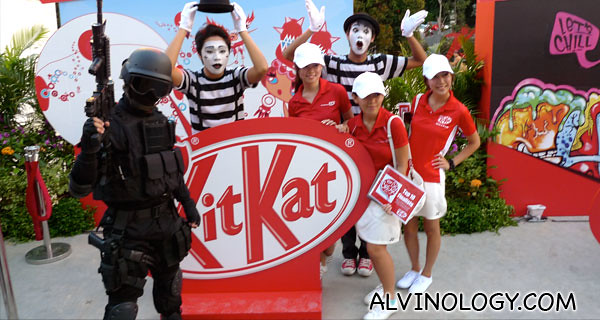 1 soldier, 2 clowns and 3 Kit Kat girls
