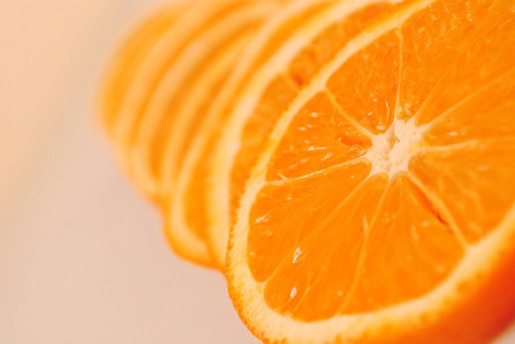 حبة البرتقال تعالج 12 مرضا بإذن الله