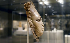 Queen Mother Pendant Mask (Iyoba)