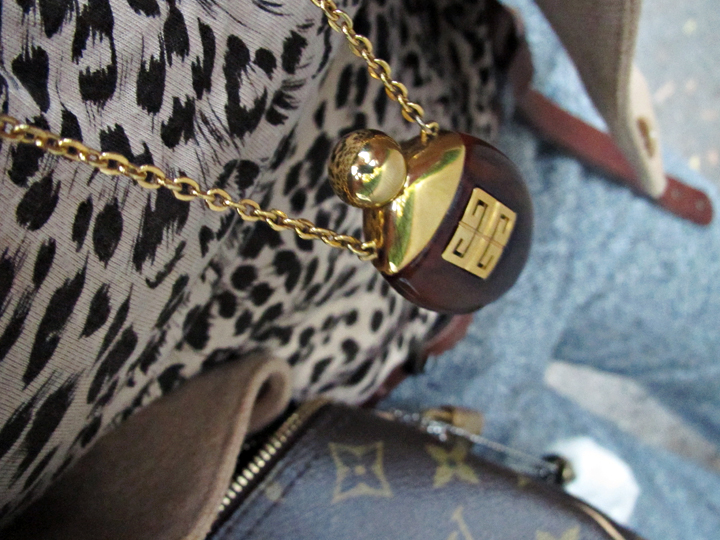 vintage Givenchy perfume bottle necklace from the 70's+leopard tshirt