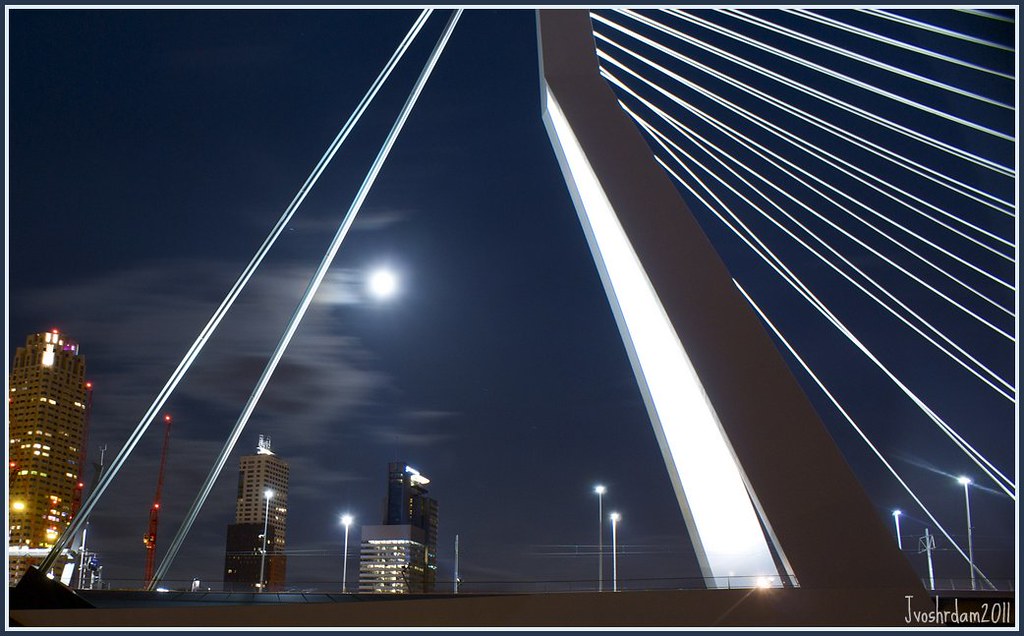 Luna Llena Sobre la Ciudad @ Rotterdam-south 2