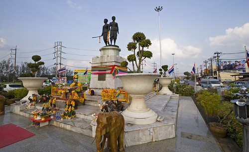 Phuket Heroines Monument