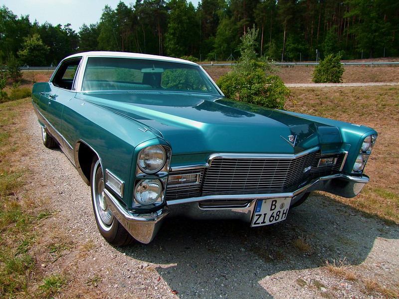 1968 Cadillac Hardtop Sedan de Ville<br/>© <a href="https://flickr.com/people/28428365@N02" target="_blank" rel="nofollow">28428365@N02</a> (<a href="https://flickr.com/photo.gne?id=5743421952" target="_blank" rel="nofollow">Flickr</a>)