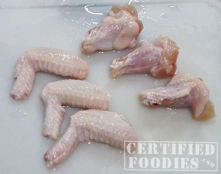 Cut the chicken wings like this to make Buffalo Wings - CertifiedFoodies.com