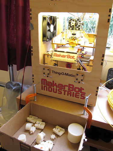 Makerbot with thing-collection system