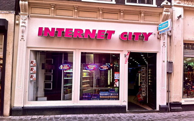 Am'dam: Internet City
