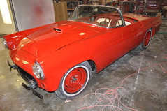 1955 Ford Thunderbird • <a style="font-size:0.8em;" href="http://www.flickr.com/photos/85572005@N00/5553666853/" target="_blank">View on Flickr</a>