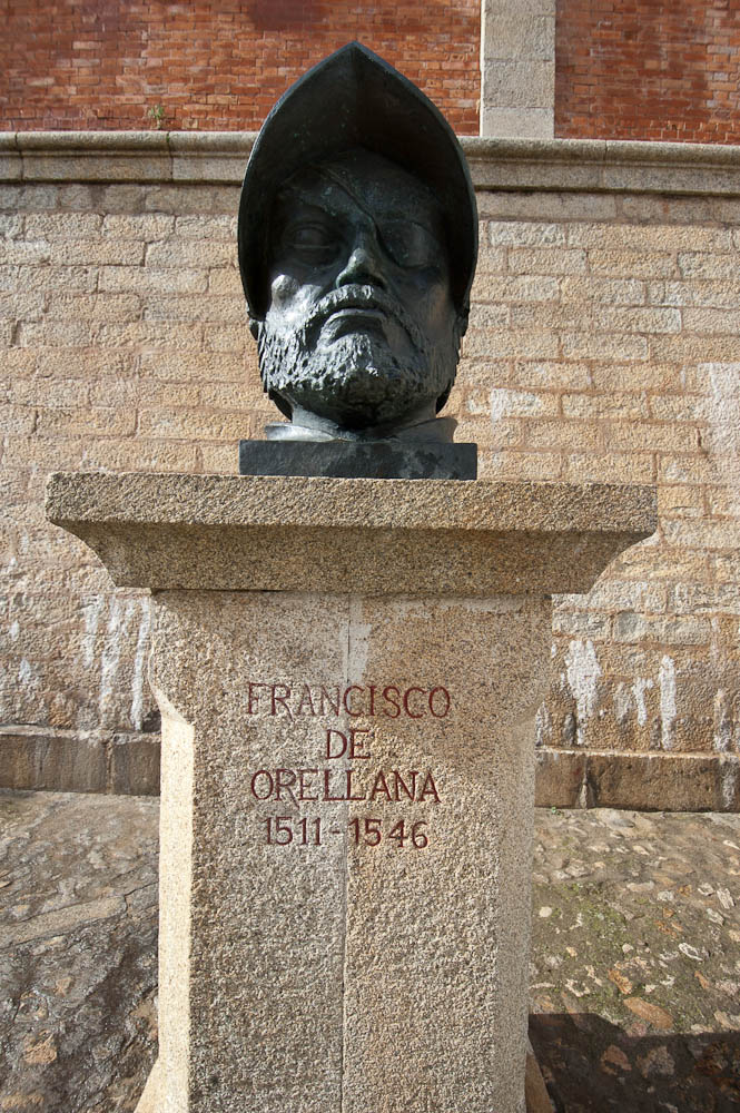 El busto de Francisco de Orellana en Trujillo