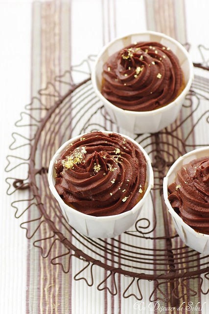 Pear and chocolate cupcakes