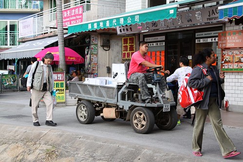 Delivering goods by motorised buggy