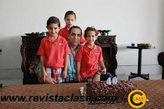 4639 Sergio García, con sus tres hijos, Checo, Jorge Alberto y Marcelo.