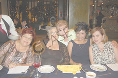 DSC_0813  Pia Nevares, Juanita Cirlos, Elva de Chagollán y Mayerling de Redondo con la festejada. copy