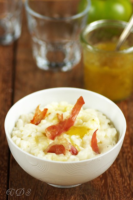 Goat cheese risotto with prosciutto and green tomatoes jam