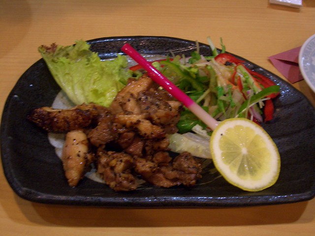 たまたま入ったお寿司屋「魯くら」で念願の宮崎地鶏！コリコリ。｜魯くら