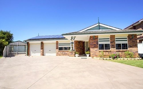 11 Wallaby Cl, Bossley Park NSW 2176