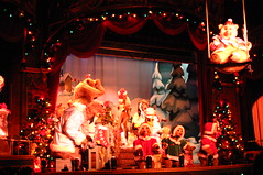 The Grand Finale of the Country Bear Christmas Special • <a style="font-size:0.8em;" href="http://www.flickr.com/photos/28558260@N04/31001100140/" target="_blank">View on Flickr</a>