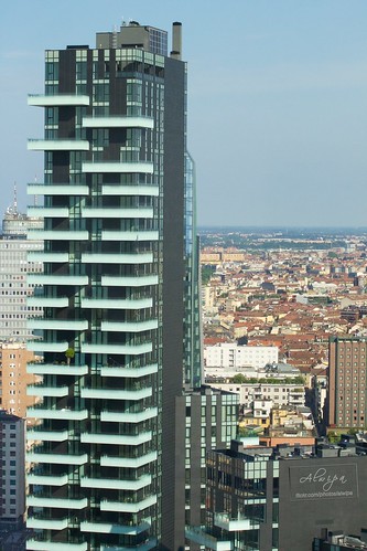 UniCredit Towers - Milan • <a style="font-size:0.8em;" href="http://www.flickr.com/photos/104879414@N07/17908114785/" target="_blank">View on Flickr</a>