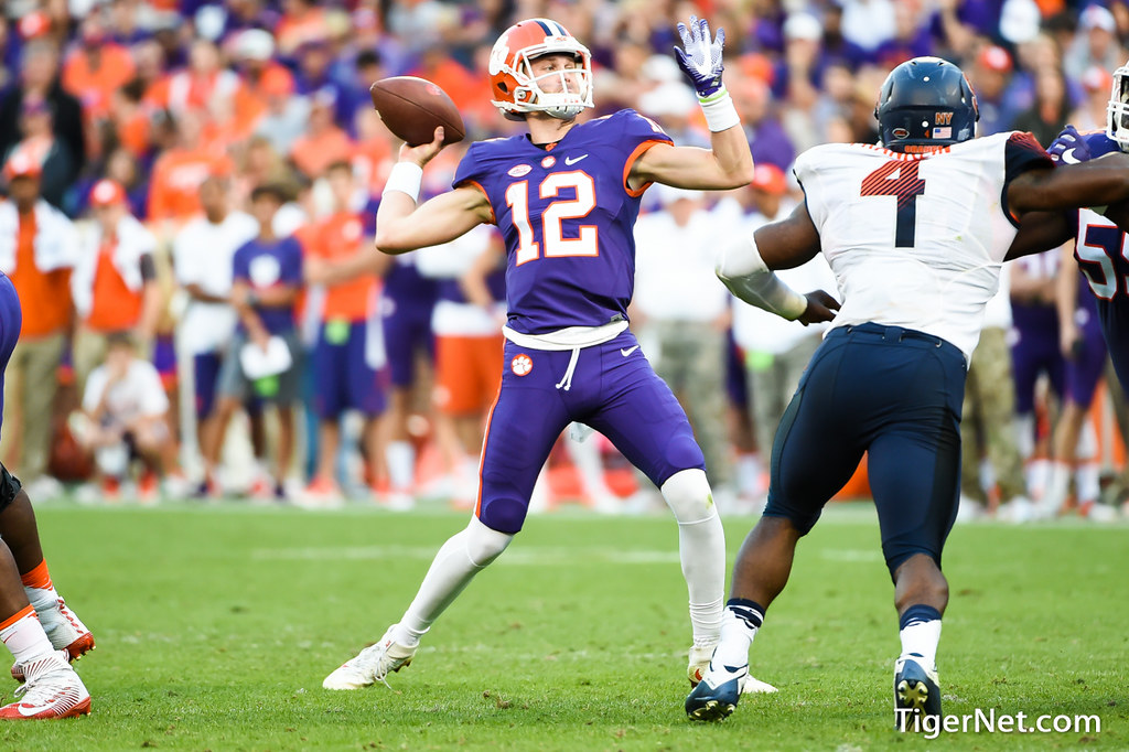 Clemson Football Photo of Nick Schuessler and Syracuse