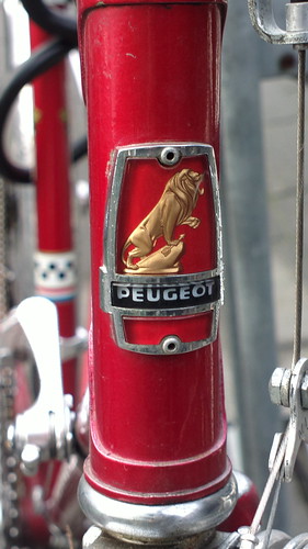 Peugeot (France) bicycle head badge logo