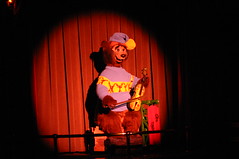 Ernest at the Country Bear Christmas Special • <a style="font-size:0.8em;" href="http://www.flickr.com/photos/28558260@N04/31333909696/" target="_blank">View on Flickr</a>