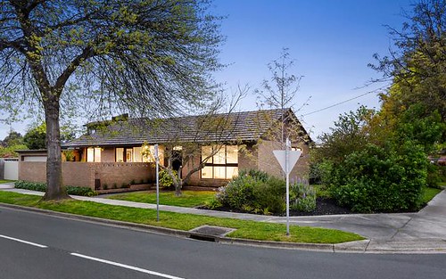 8 Riley St, Oakleigh South VIC 3167