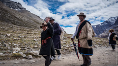Тибетцы на Коре вокруг горы Кайлас в Тибете