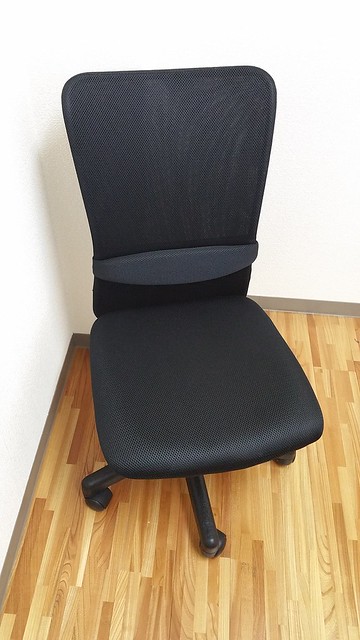 椅子はこんな感じです。