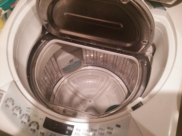 洗濯機内部洗濯機は乾燥機能がついてます。