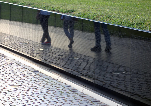 Maya Lin, Vietnam Veterans Memorial, reflection of visitors