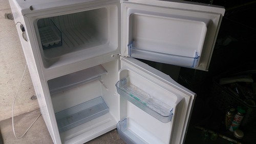 冷蔵庫安く売ります。大型冷蔵庫を購入した...