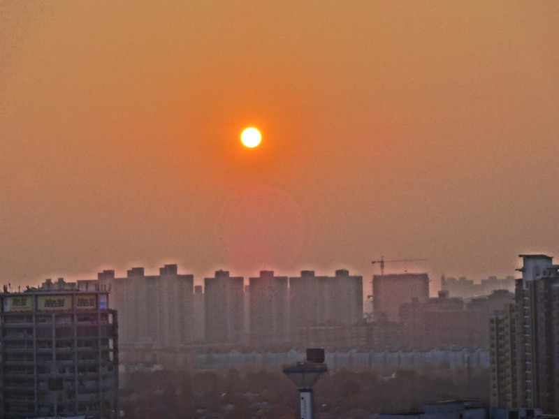 Sunrise in Shanghai<br/>© <a href="https://flickr.com/people/78797573@N00" target="_blank" rel="nofollow">78797573@N00</a> (<a href="https://flickr.com/photo.gne?id=11464555095" target="_blank" rel="nofollow">Flickr</a>)