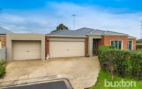 31 St Cuthberts Court, Marshall VIC