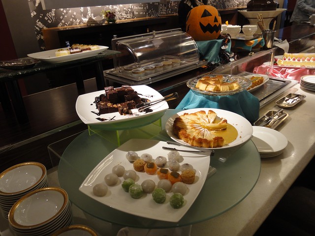 デザートコーナーには、洋菓子だけでなく和菓子も。｜名古屋東急ホテル