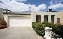 77 Sovereign Manors Crescent, Rowville VIC