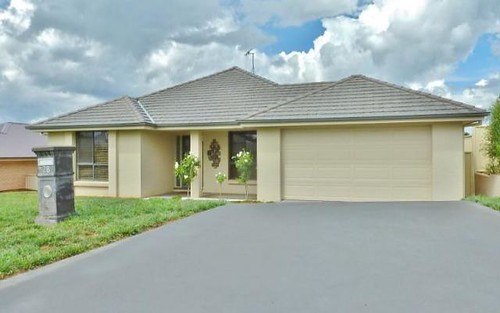 28 George Weily Place, Glenroi NSW