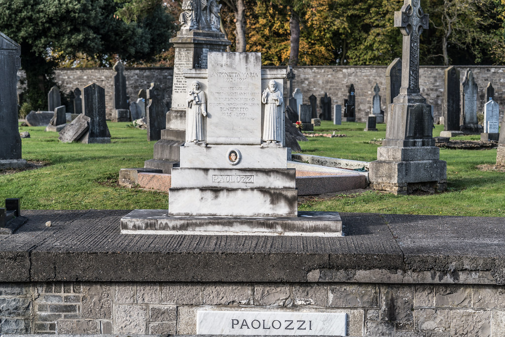 A QUICK VISIT TO GLASNEVIN CEMETERY[SONY F2.8 70-200 GM LENS]-122097