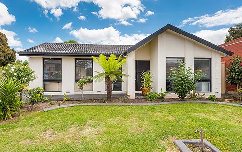 1 Pulford Cr, Mill Park VIC 3082