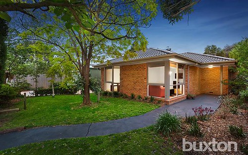 2 Parklands Cl, Ferntree Gully VIC 3156