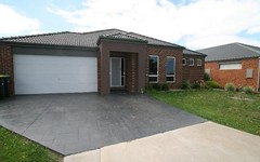 8 Rotarian Place, Melton West VIC