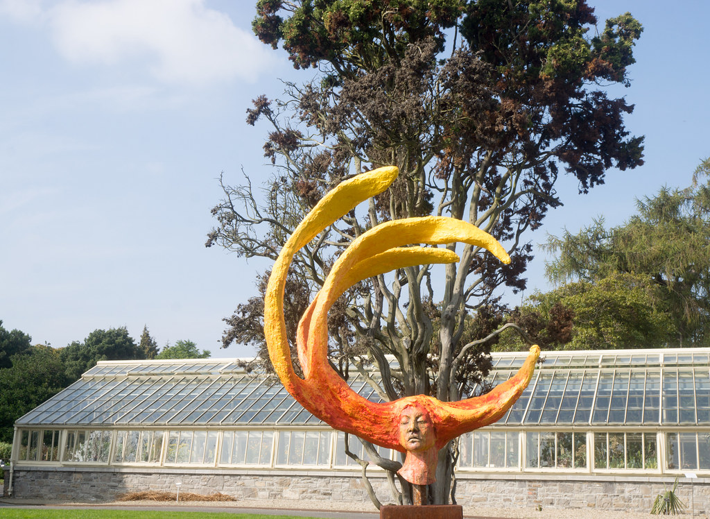 SUNBURST BY AYELET LALOR - SCULPTURE IN CONTEXT 2014 Ref-4573